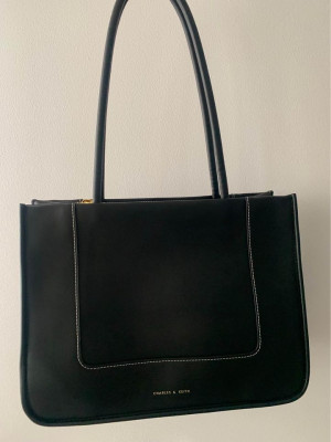 AUTHENTIC CHARLES AND KEITH MPO DAYLLA TOTE BAG