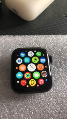 Apple Watch SE 2020 (Nike edition)