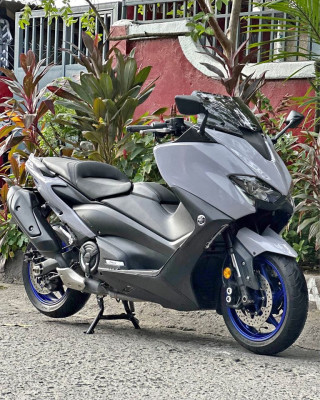 2021 Yamaha tmax 560