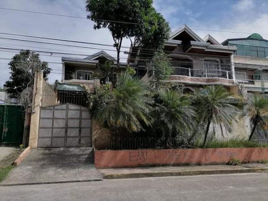 House and Lot - Quezon City