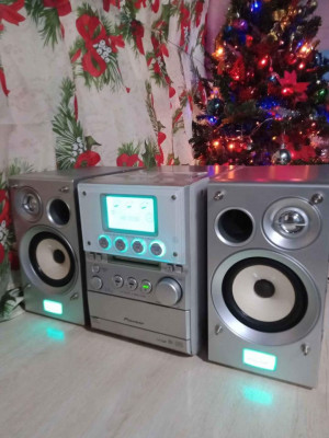 Pioneer Component Stereo System w/ Color Selector