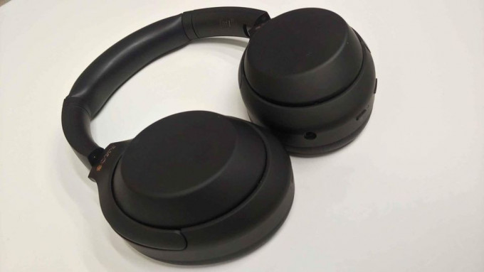 FOR SALE! Sony WH-1000XM4