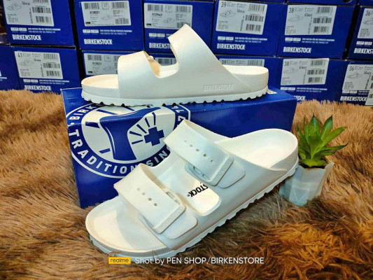 Birkenstock White 🤍