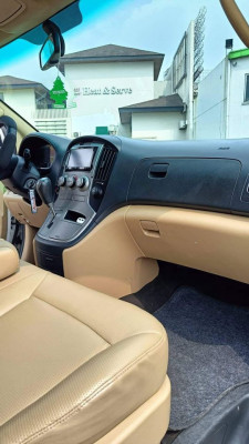 2015 Hyundai starex gold vgt automatic