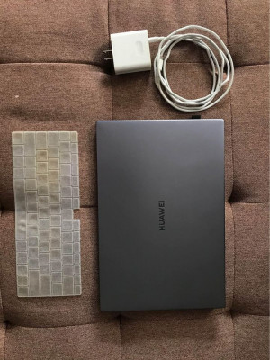 Huawei MateBook D14 AMD Ryzen 7 3700U 8GB RAM SSD AMD Vega 10 Graphics