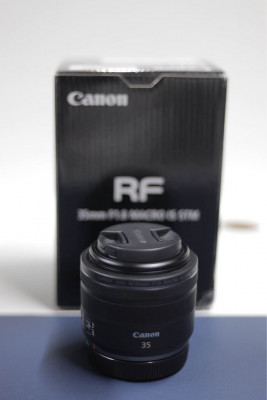 Canon RF 35 1.8 Macro IS STM