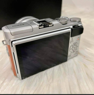 FUJIFILM X-A5 24.2MP Digital Camera 15-45mm Lens Kit Brown JAPAN.