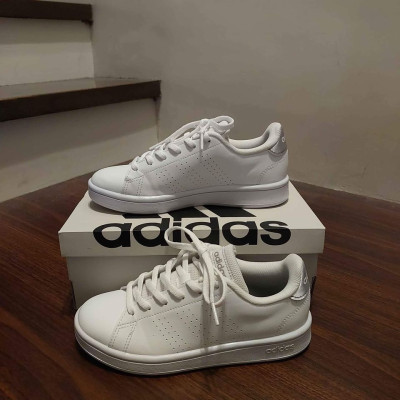 adidas advantage base