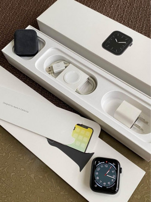 Apple Watch Series 5 Spacegray 44mm