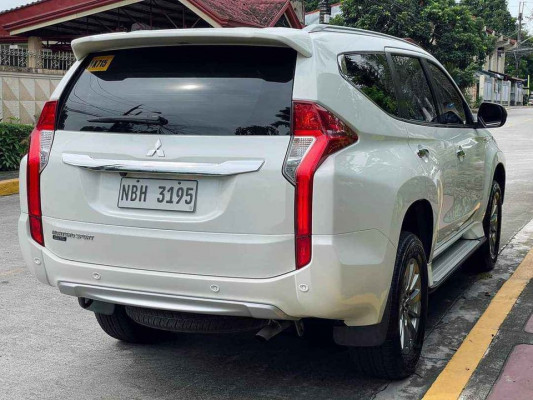 2019 Mitsubishi montero gls