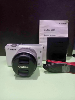 CANON EOS M10 Vlogging camera