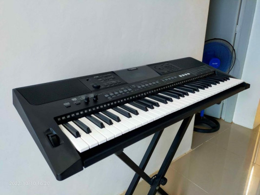 Yamaha PSR-E463 (61-Key Keyboard)