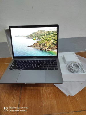 Macbook Pro (13-inch, 2017)