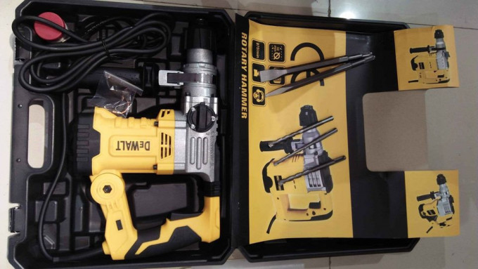 BOSCH in DEwalt ROTARY HAMMER