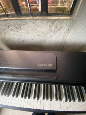 FOR SALE PIANO