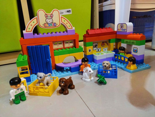 Oxford Pet Clinic Building Blocks Like New