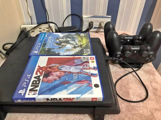 FOR SALE PS4 SLIM!!