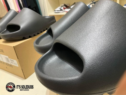Adidas Yeezy Slide "Onyx"