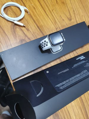 Apple Watch Series 6 Nike GPS 40Mm still has warranty