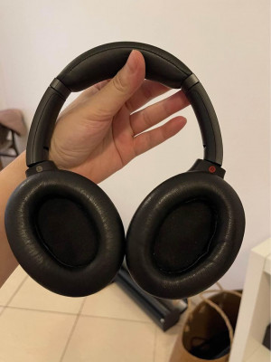 Sony wireless headphones WH-1000XM3 for sale