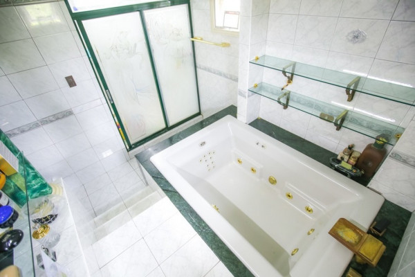 ⁣House and Lot in Ayala Alabang⠀