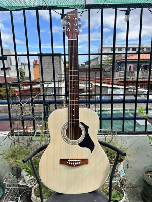LUMANOG ACOUSTIC GUITAR FOR SALE