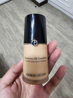 Giorgio Armani Luminous Silk Foundation