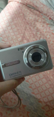 FOR SALE!! PENTAX OPTIO E75 CAMERA