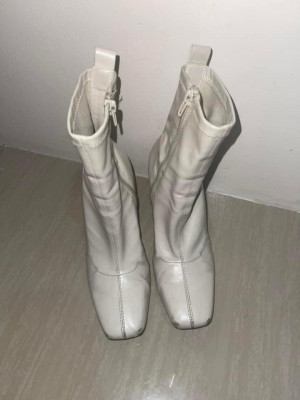 SELLING MY PRELOVED ZARA BOOTS