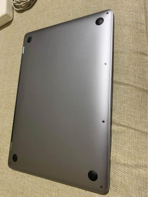 Macbook pro 2017 13 inch 128gb