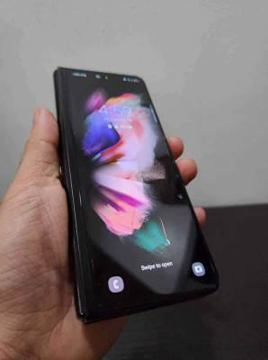 Samsung Z Fold 3