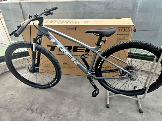 Trek Marlin 7 29er Medium Galactic Grey