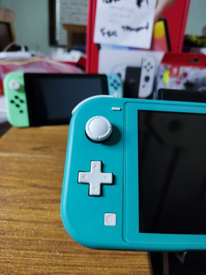 Switch lite with 5 games