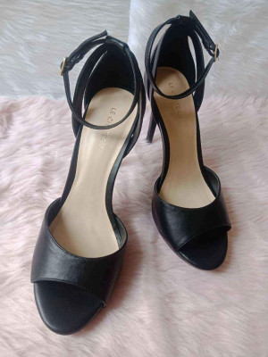 Le Chateau Black High Heels