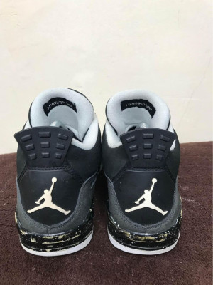 Air Jordan 4 Retro