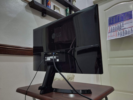 LG 23MP68 23" monitor