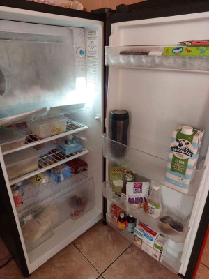 Condura Semi Automatic Defrost 5.6 cu. ft.