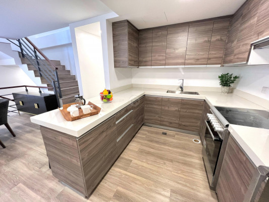 Alluring Crisp Townhouse for Sale near Congressional Ave.