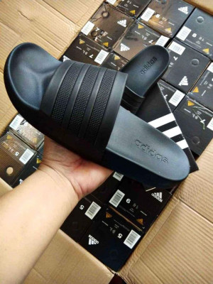 ADIDAS ADILETTE COMFORT SLIDES