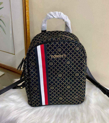 tommy bag pack