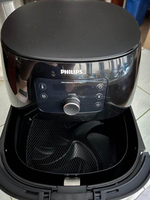 Philips premium xxl air fryer 7.3l capacity
