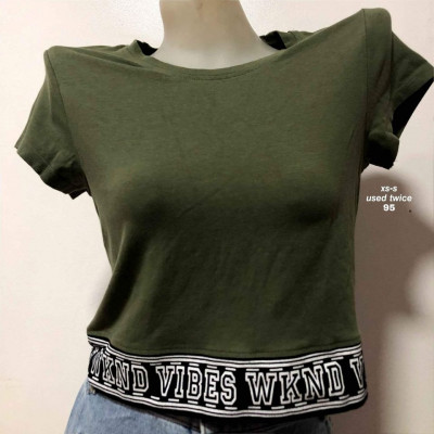 branded aesthetic tops (pre loved)
