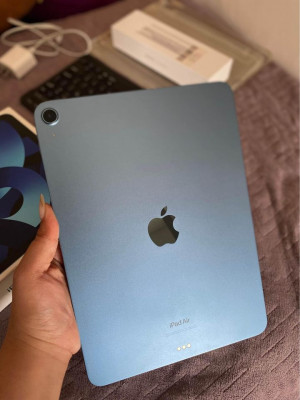 Ipad AIR 5th gen (latest) BLUE