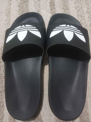 ADIDAS SLIDES