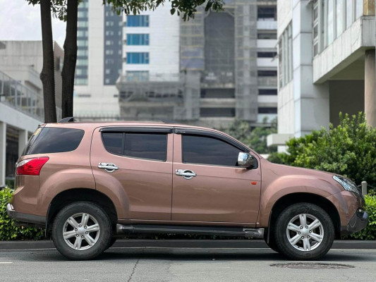 2015 Isuzu mu-x