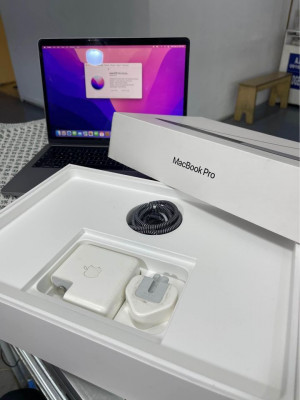 Macbook Pro 13inch 2019 two thunderbolt 3ports