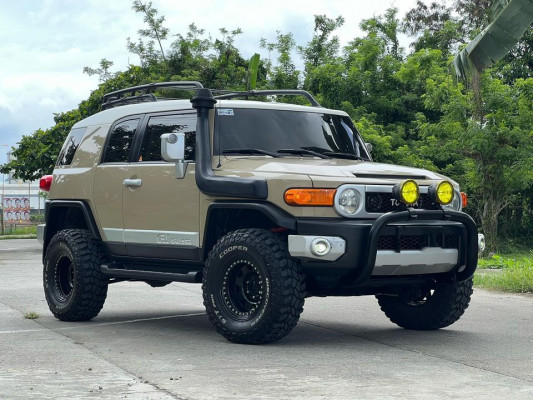 FJ Cruiser 2014 automatic 4x4