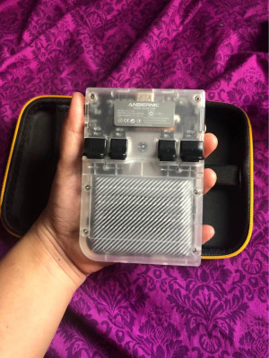 ANBERNIC RG35XX (64gb Stock OS + 128 Garlic OS)