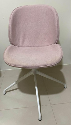 Pink Rotatable Chair