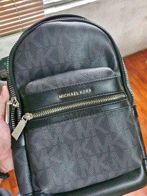 Michael Kors Sling Pack